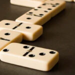 Domino Online